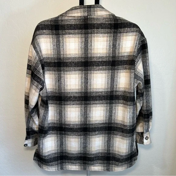 Ashley By 26 International Black and Cream Plaid Shirt Jacket-Shacket - Picture 2 of 8